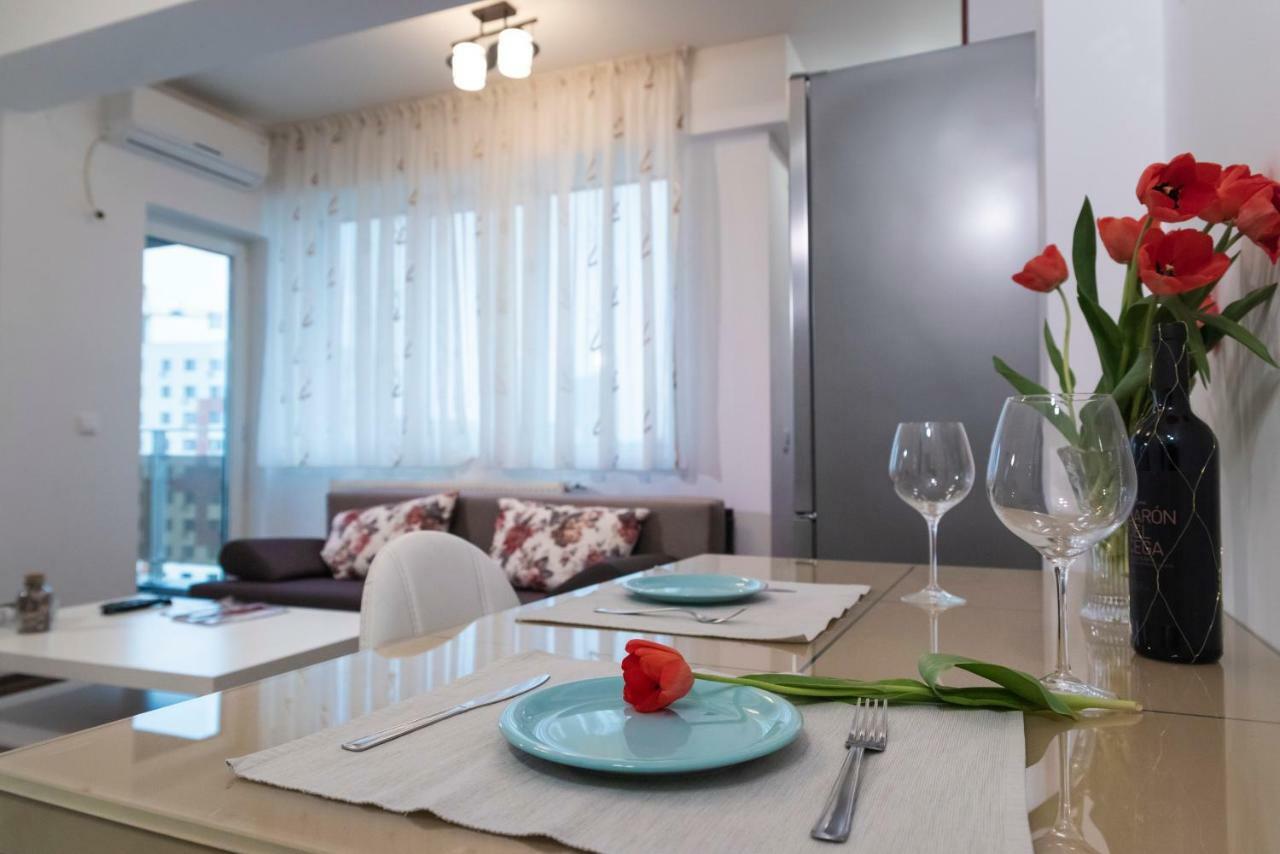 Axis Apartments Яш Екстериор снимка